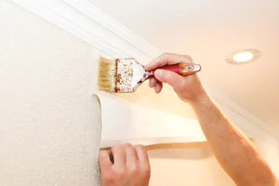 Pose de papier peint à Asnières-en-Montagne — revêtements muraux et toiles de verre